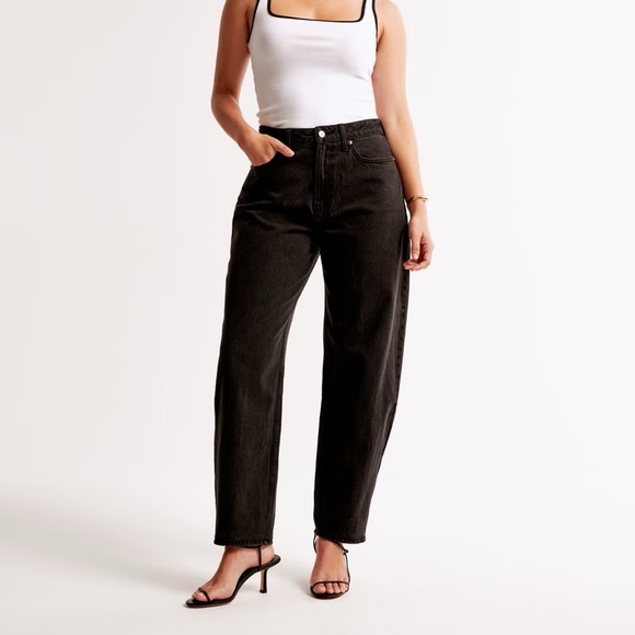 Abercrombie tapered loose jeans (curve love) - Picture 1 of 3